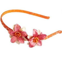 线条优雅的莱恩茜娜 韩版发饰中的美少女与珠宝风